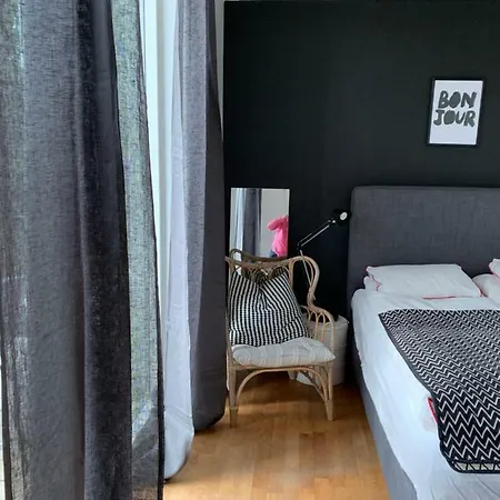 With Walking Distance To The Light Rail Bergen